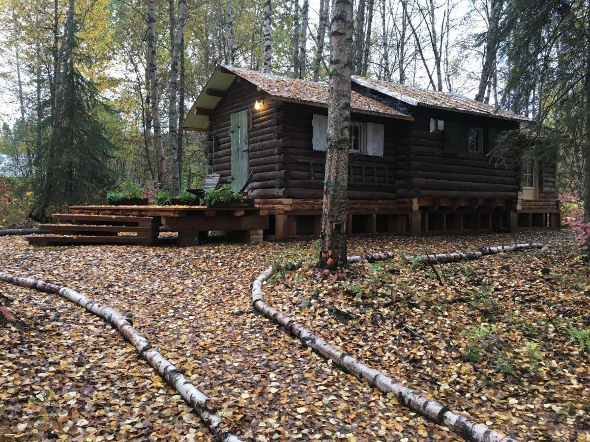 Trapper John's Cabin &